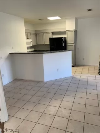 Photo #2: 2309353 Listing