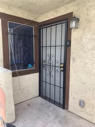 Photo #2: 2309385 Listing 