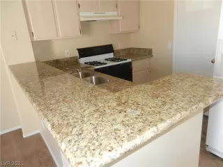 Photo #1: 2309395 Listing