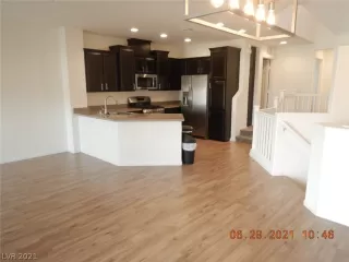 Photo #3: 2309397 Listing 