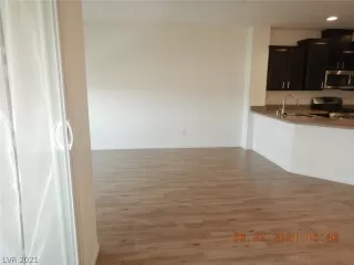 Photo #4: 2309397 Listing 