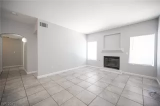 Photo #3: 2309409 Listing