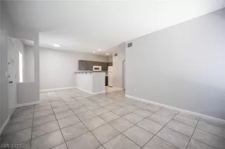 Photo #4: 2309409 Listing