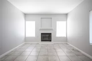 Photo #6: 2309409 Listing