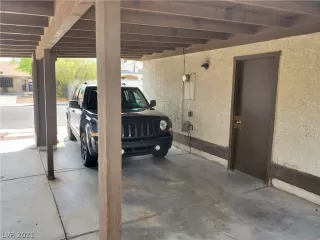 Photo #4: 2309420 Listing