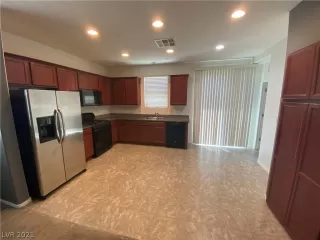 Photo #2: 2309425 Listing 