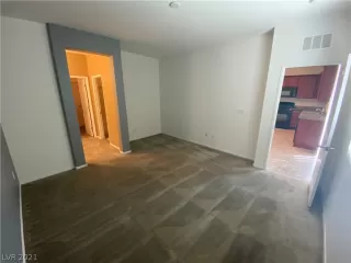 Photo #3: 2309425 Listing 