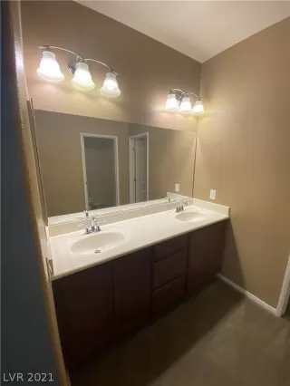 Photo #4: 2309425 Listing 