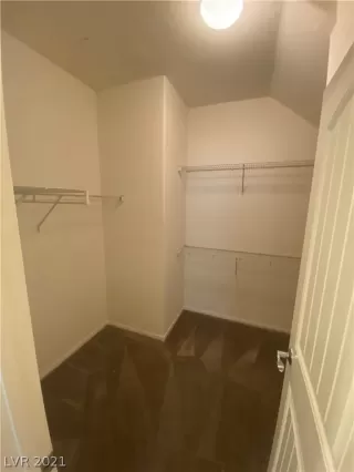 Photo #5: 2309425 Listing 