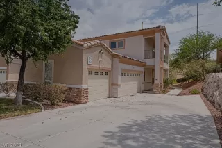 Photo #3: 2309456 Listing