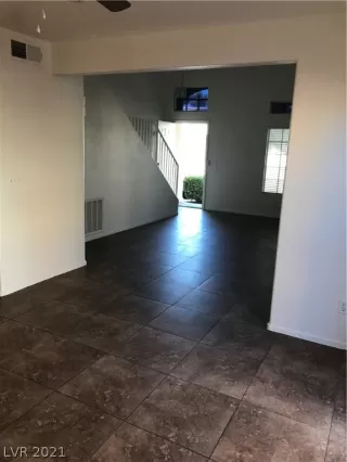 Photo #3: 2309466 Listing 