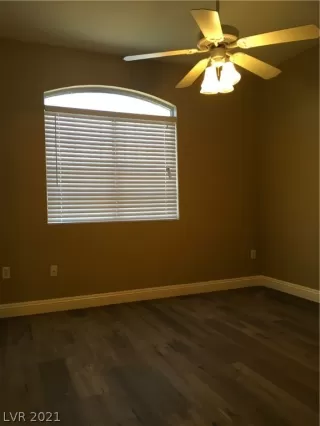 Photo #6: 2309490 Listing