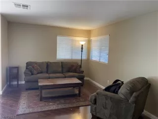 Photo #3: 2309494 Listing