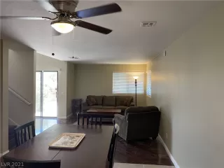 Photo #4: 2309494 Listing