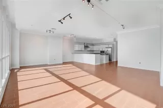 Photo #5: 2309532 Listing 