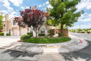 Photo #1: 2309542 Listing