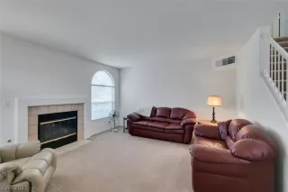 Photo #5: 2309542 Listing