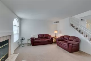 Photo #6: 2309542 Listing