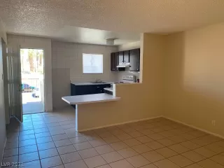 Photo #2: 2309544 Listing 