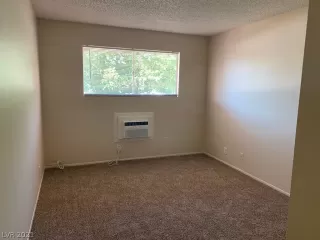 Photo #5: 2309544 Listing 