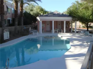 Photo #2: 2309594 Listing 