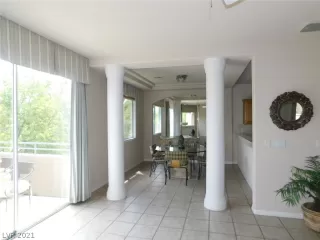 Photo #5: 2309594 Listing 