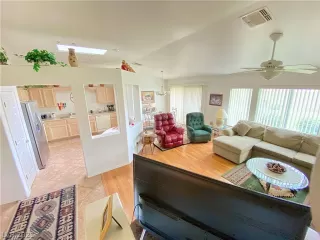 Photo #2: 2309616 Listing