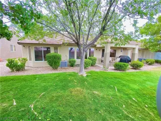 Photo #4: 2309616 Listing