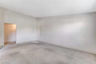 Photo #3: 2309642 Listing 