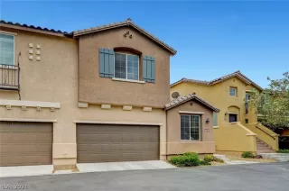 Photo #1: 2309649 Listing