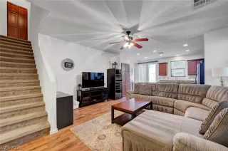 Photo #2: 2309649 Listing