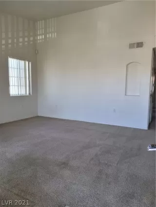 Photo #2: 2309696 Listing