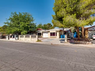 Photo #1: 2309706 Listing 