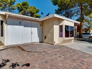 Photo #2: 2309706 Listing 