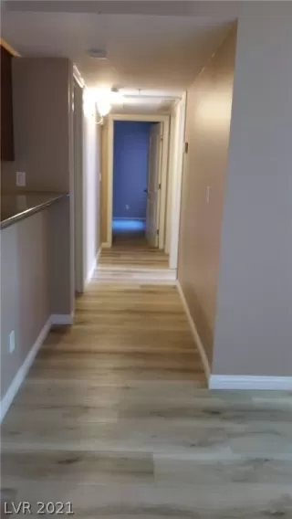 Photo #5: 2309808 Listing