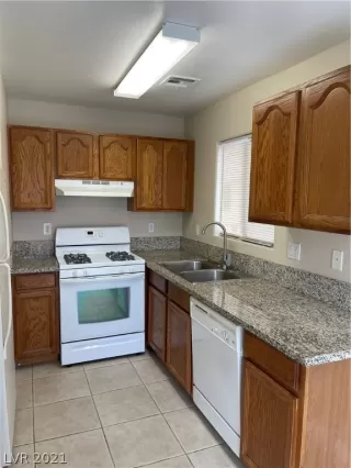 Photo #3: 2309816 Listing 