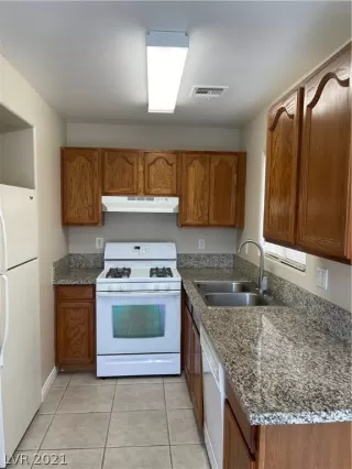 Photo #4: 2309816 Listing 