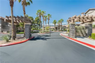 Photo #1: 2309832 Listing