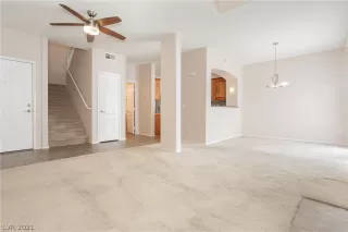 Photo #4: 2309832 Listing