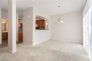 Photo #6: 2309832 Listing