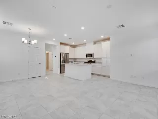 Photo #2: 2309850 Listing