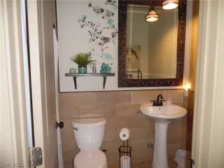 Photo #2: 2309852 Listing