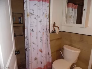 Photo #4: 2309852 Listing