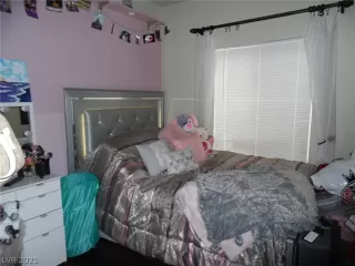 Photo #5: 2309852 Listing