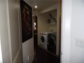 Photo #6: 2309852 Listing