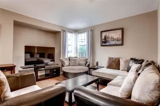 Photo #4: 2309862 Listing 
