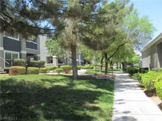 Photo #2: 2310922 Listing 