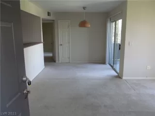 Photo #4: 2310922 Listing 