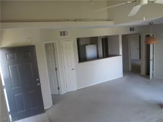 Photo #5: 2310922 Listing 