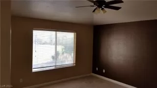 Photo #4: 2310931 Listing